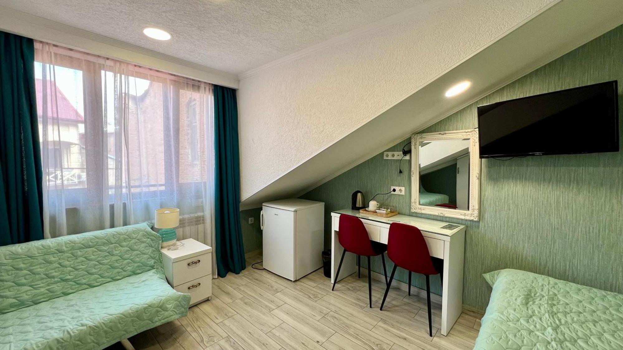 Nicolas Boutique Hotel 3*