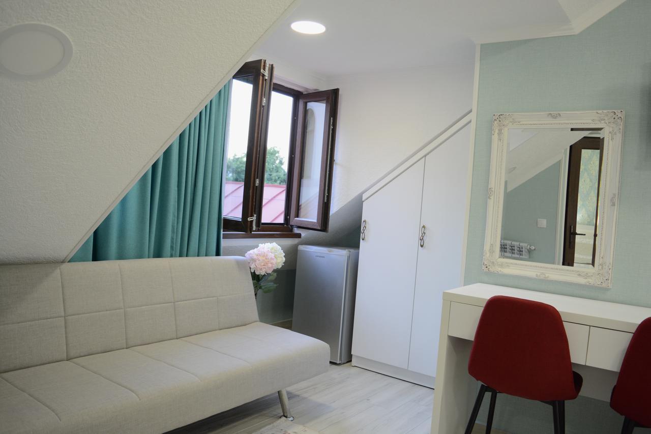 Nicolas Boutique Hotel 3*